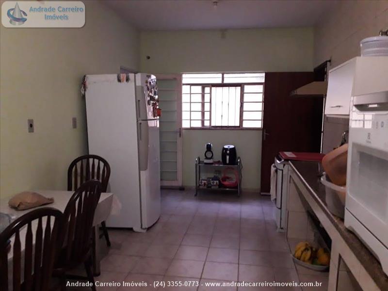 Casa a Venda no Jardim Tropical - Campos Elíseos em Resende