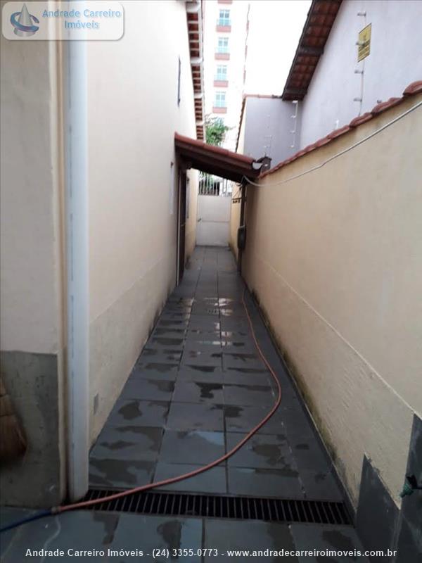 Casa a Venda no Jardim Tropical - Campos Elíseos em Resende