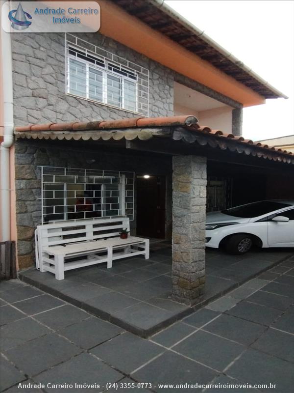 Casa a Venda no Jardim Itatiaia em Itatiaia