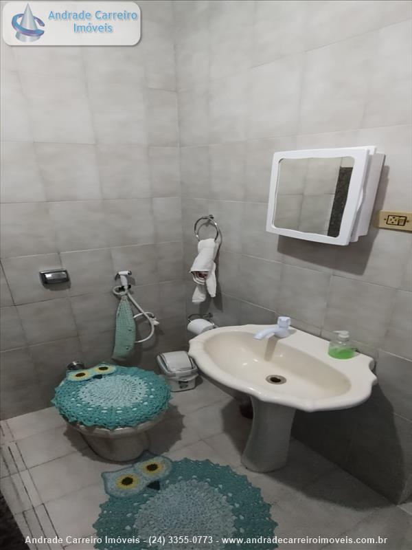 Casa a Venda no Jardim Itatiaia em Itatiaia