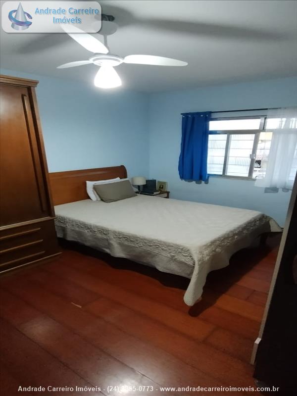 Casa a Venda no Jardim Itatiaia em Itatiaia