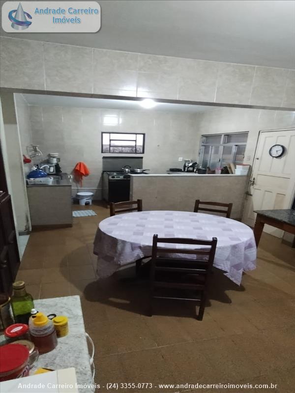 Casa a Venda no Jardim Itatiaia em Itatiaia