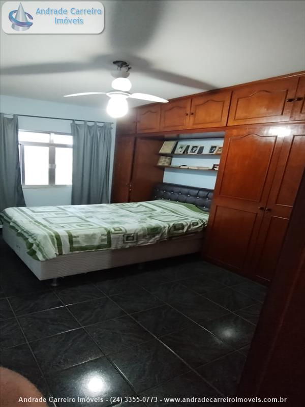 Casa a Venda no Jardim Itatiaia em Itatiaia