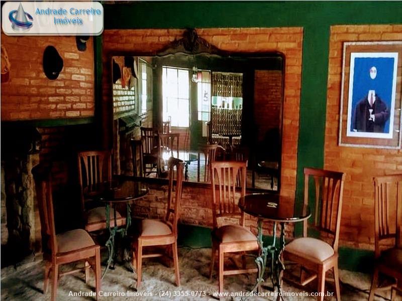 Casa comercial a Venda no Penedo em Itatiaia