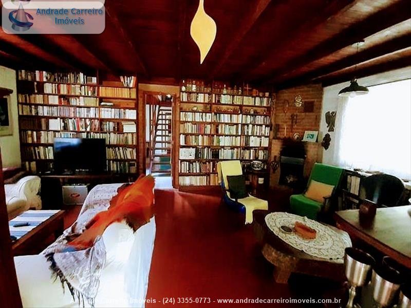 Casa a Venda no Penedo em Itatiaia