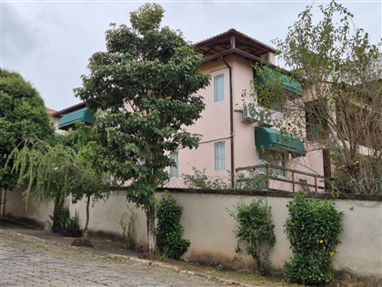 Casa à Venda